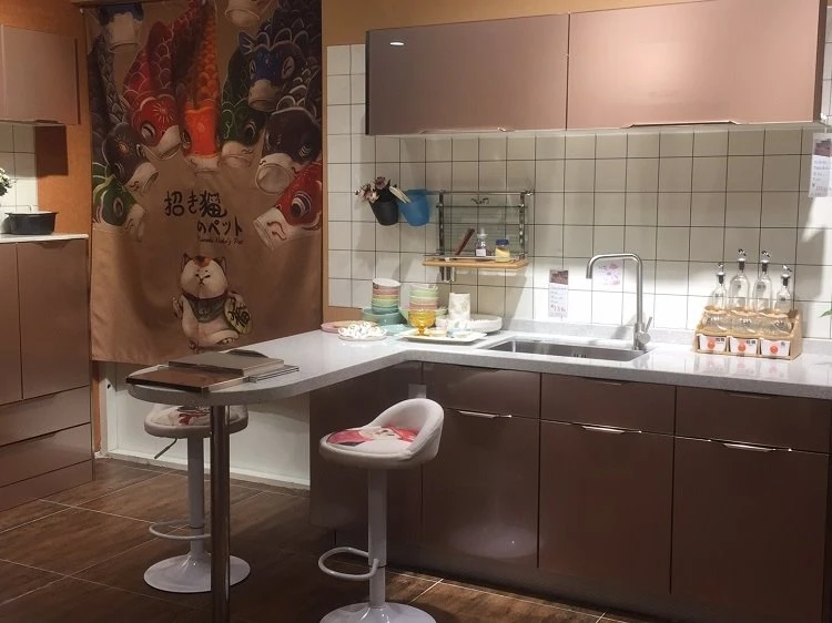 Custom Kitchen Cabinets