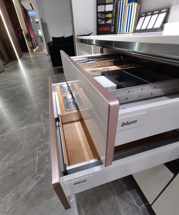 Kitchen storage cabinets (5)